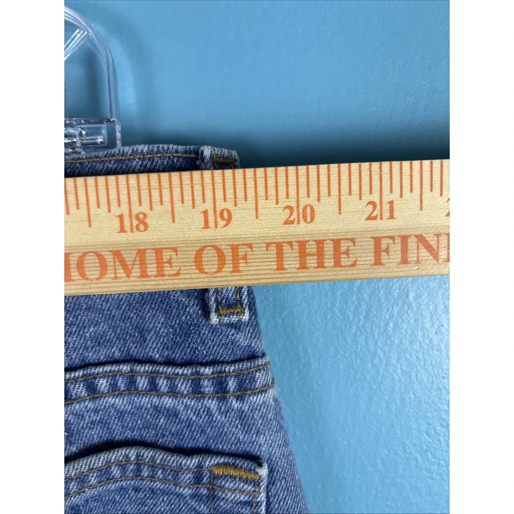 Vintage Levi's Jeans 560 Mens 40x30 Blue Made in USA Loose Fit Tapered Leg Faded